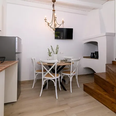 Kiki House * Rhodes City